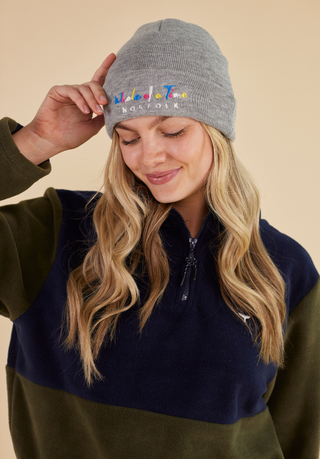 Basics Women's Beanie - Grey