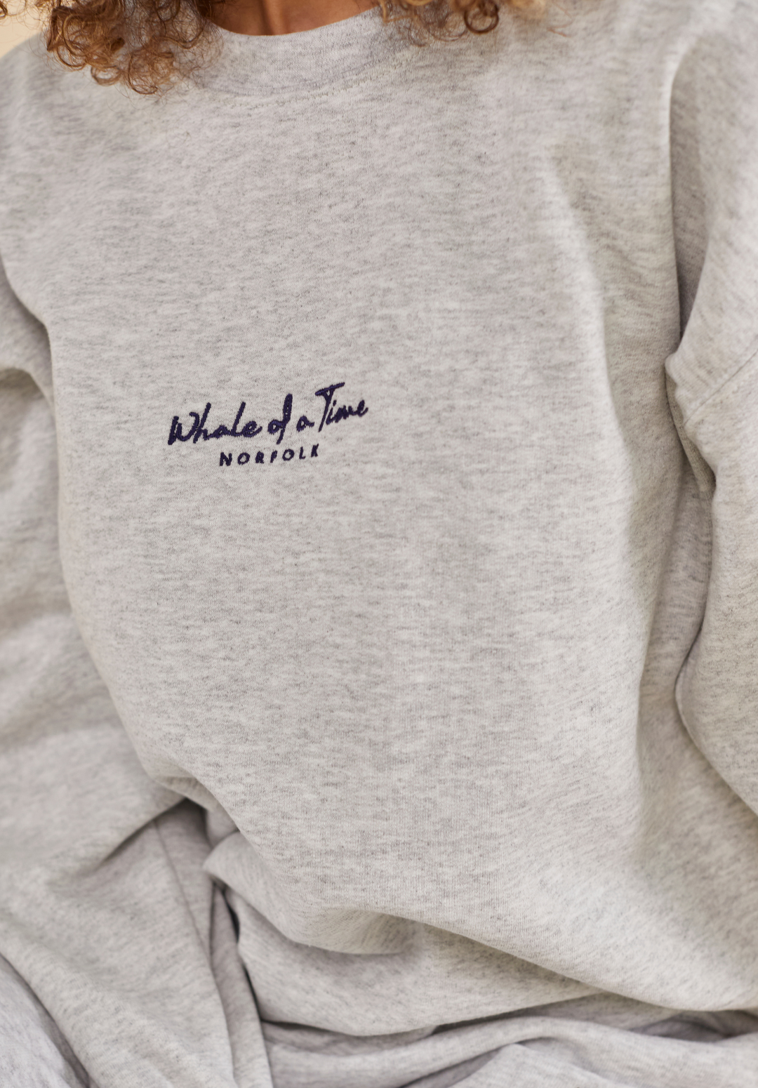 Signature Women's Sweatshirt - Light Grey