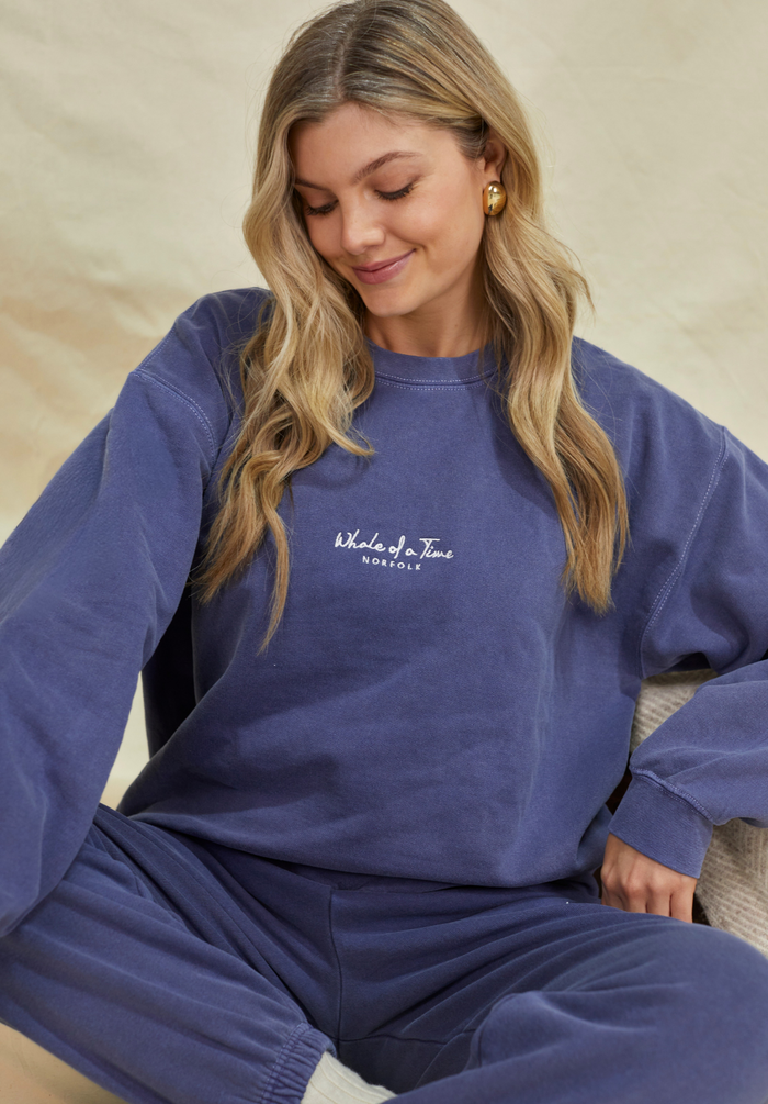 Signature Women's Sweatshirt - Stonewashed Navy